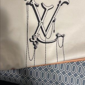 Sz 5L (us xxl) Louis Vuitton pendant t shirt